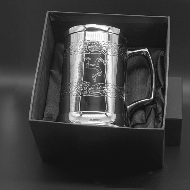 MANX ENGRAVED - STAINLESS STEEL PINT  MG 606 