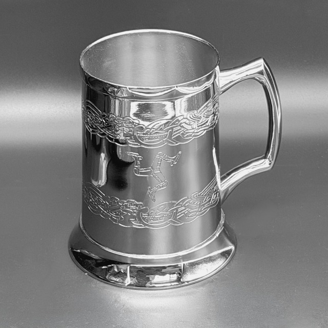 MANX ENGRAVED - STAINLESS STEEL PINT  MG 606 