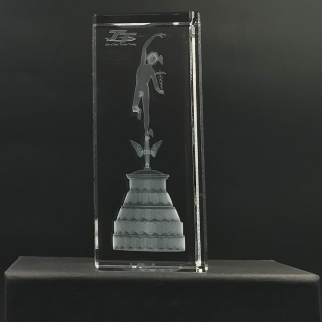 TT OFFICIAL CRYSTAL TROPHY BLOCK MG 994